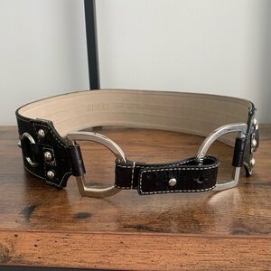 Guess 955140 Waist Belt M/L 2.5in Thick 36in Long Harness Details Buckle